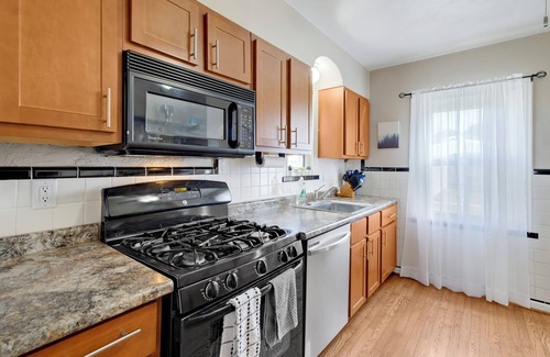 St. Louis House | Family Fun, Pets Welcome, Ideal 4 Longer Stays!