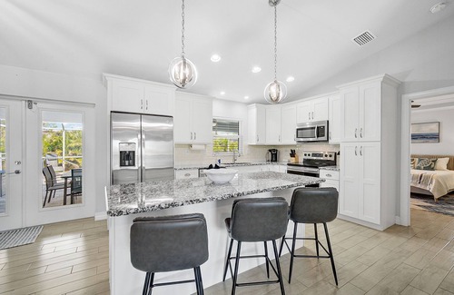 Englewood East House | Family Fun-Relaxing Home w/heated Pool & Game Room