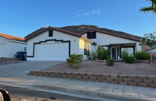 McCullough Hills House | Family Fun & Strip-Access – Pet-Friendly 3BR Home w/Game Room!