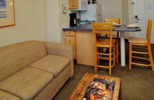 Palo Verde House | Family Getaway! 2 Awesome Units, Kitchen, Pool, Close to Pima Air Museum