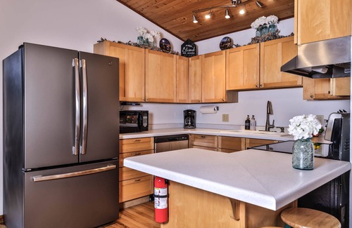 Minocqua Cabin | 🌟Family Getaway🔥FirePit🔥Game room🌟Lake Front💧Private Location🌟Close to town🏖️