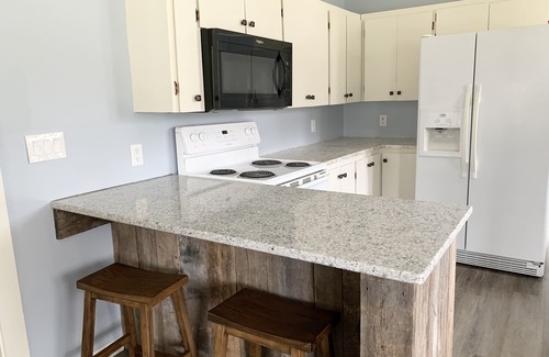 Lake Leelanau House | Family Getaway, Minutes away from Leland, Lake Leelanau, Suttons Bay