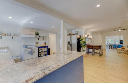 Leesville House | Family Getaway on Lake Murray