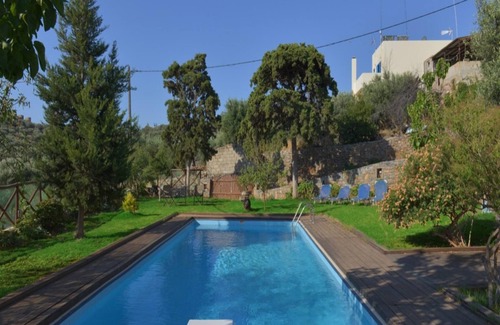 Vrouhas Villa | Family Villas with unique surroundings (Almond Tree Villa 1)