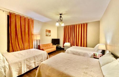 Weequahic House | FAMILY Guest house