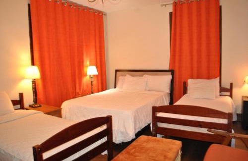 Weequahic House | FAMILY Guest house