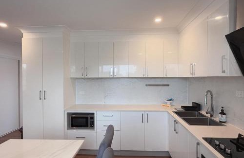 Sunnybank Hills Villa | Family Haven in Sunnybank with 2BR 2Bath 3 Beds