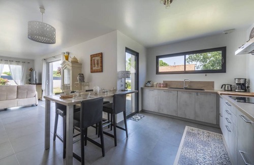 Talmont-Saint-Hilaire House | Family house with garden and terrace 5 minutes from Veillon beach