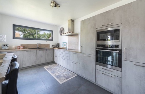 Talmont-Saint-Hilaire House | Family house with garden and terrace 5 minutes from Veillon beach