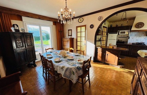 Talmont-Saint-Hilaire House | Family home for 6 to 10 people, enclosed garden with trees