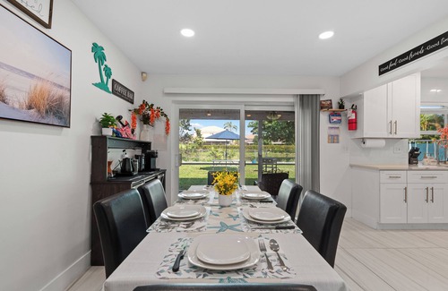 Riviera Beach House | Family Home, 4 Miles to Beach, Near Airport, walk to Rapids Water Park, Cacti Park sports tournaments