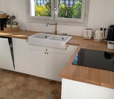 Lanton House | Family Home between Sea and Forest
