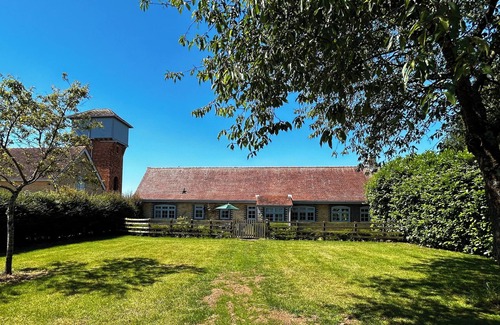 Bicester Cottage | Family home-from-home cottage on working estate