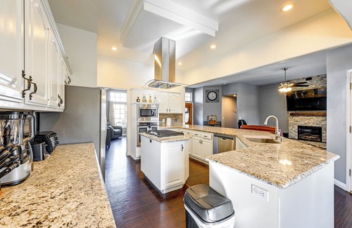 Greenacres House | Family Home in Bakersfield w/Zip Line