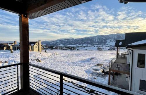 Wolf Creek House | Family Home in Eden w Hot Tub and Gym