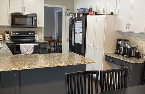 Mendota Heights House | Family home near airport, parks, MOA, both downtowns, Childrens/regions hospital
