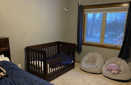 Mendota Heights House | Family home near airport, parks, MOA, both downtowns, Childrens/regions hospital