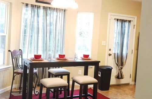 Opelika House | Family home - Near Historic Downtown, Auburn University and Tigertown Shopping.