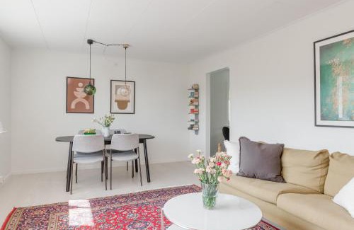 Skaerhamn Villa | Family home near the ocean, with large patio & BBQ