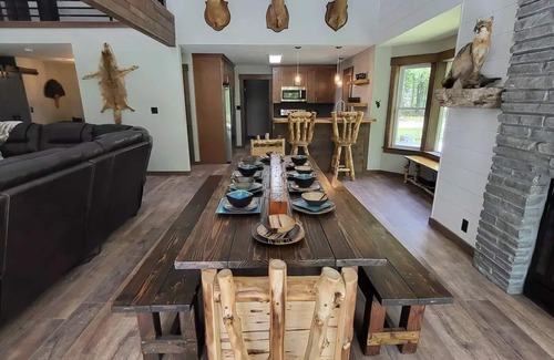 Queensbury House | Family Home Nr Lake George+Ski Mtn w/Indoor HotTub