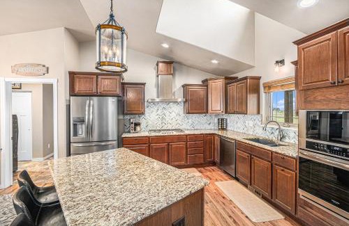 Carpenter House | Family Home W Fire Pit & Patio