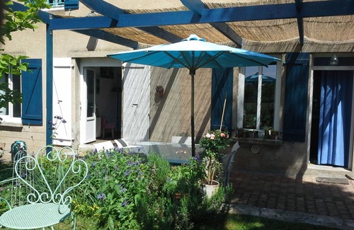 Barrais-Bussolles Cottage | Family home with garden and pets allowed in Barrais-Bussolles