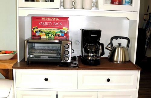 Madison House | Family home w King-Qu-Twin(2+) rooms - convenience, clean comfort & amnenities.