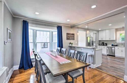 Williams Bay House | Family Home - Walk to Geneva Lake & Restaurants!