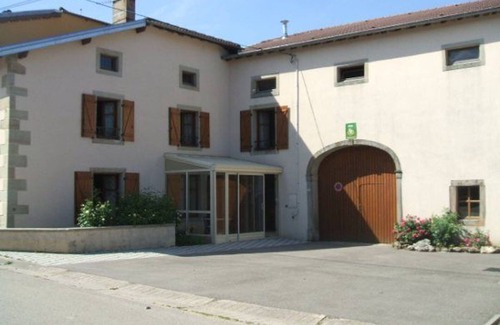 Esley Cottage | Family home with fireplace, garden, and WiFi in Esley, Vosges