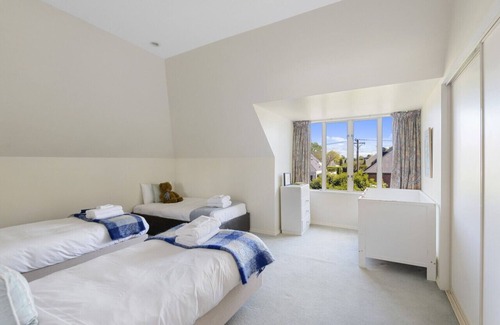 Merivale House | Family Home With Garden