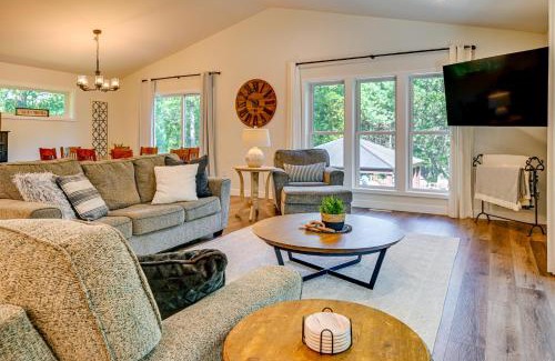 Arkdale House | Family Home with Hot Tub 2 Mi to Petenwell Lake!