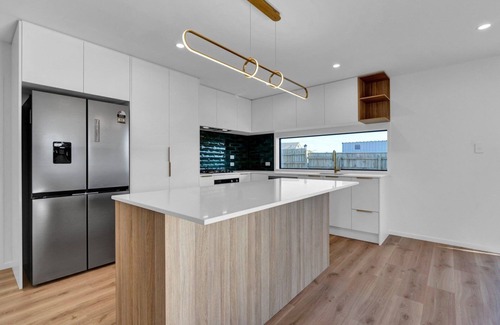 Bell Block Villa | Family home with Game zone and Outdoor fireplace, Sleeps 10.