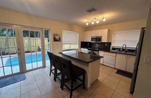 Coconut Creek House | Family Home with Private Pool sleeps 6-8