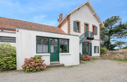 Prefailles House | Family house for 13, at 200m from the sea