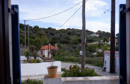 Votsi House | Family House in Old Alonissos