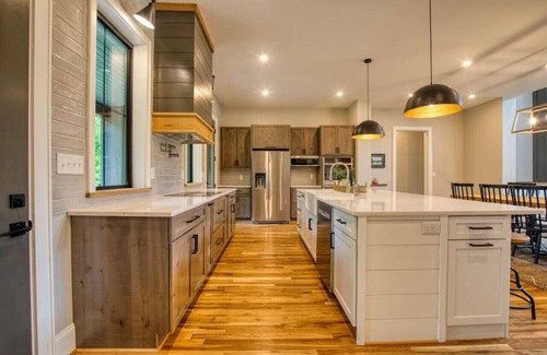 Johnson City House | Family House on Watauga River