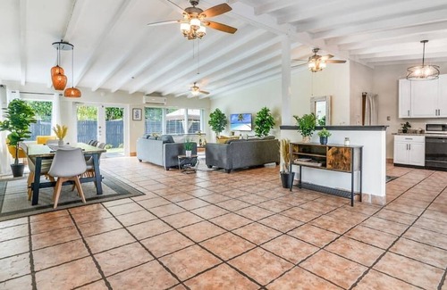 Ives Estates House | Family House w/Pool+Backyard+Nature