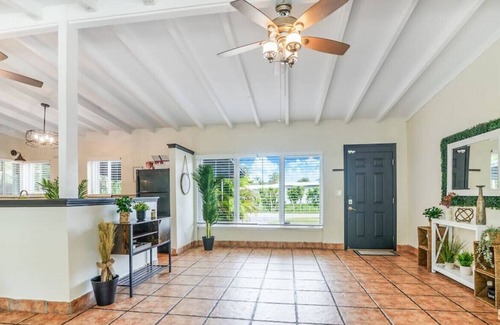 Ives Estates House | Family House w/Pool+Backyard+Nature