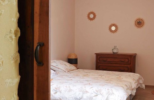 La Mesniere Cottage | Family house with foosball and large terrace