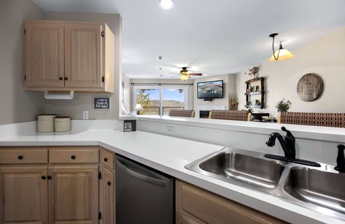 Kaiser Condo | Family Lakefront Oasis - Picture Perfect Retreat! Boat Slip, Onsite Pool & More