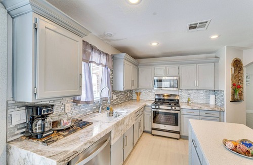 Sunrise Manor House | Family Las Vegas Home ~ 14 Mi to Strip!