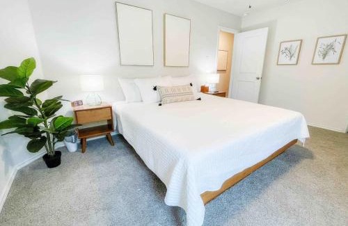 Southside House | Family Modern Oasis Lackland BMT Family Home 3 Bed 2 Bath