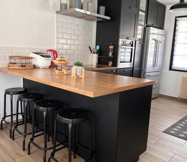 Chennevieres-sur-Marne House | Family Oasis with 3 bedrooms near Paris