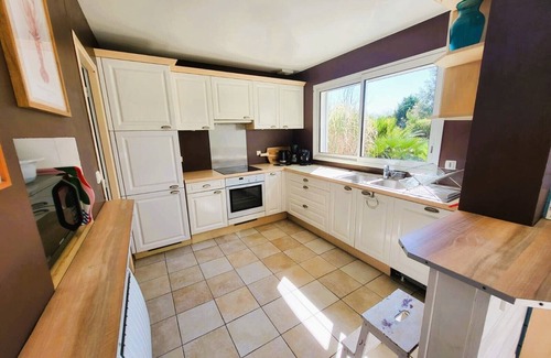 Plouharnel House | Family oasis, close to the beach, large garden, 4 bedrooms