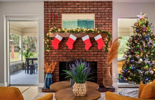 Crystal River House | Family Oasis Near Springs Game Room Yard Spa EV