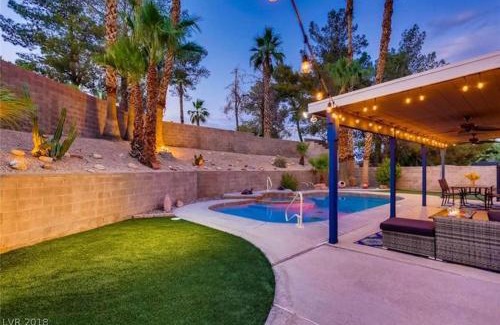 Paradise House | Family Oasis Ranch 3BR Pool Near Mystic Falls