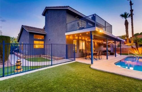 Paradise House | Family Oasis Ranch 3BR Pool Near Mystic Falls