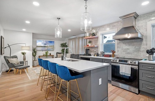 Salem Condo | Family Perfection: 3BR, BBQ, Parking, Fast WiFi