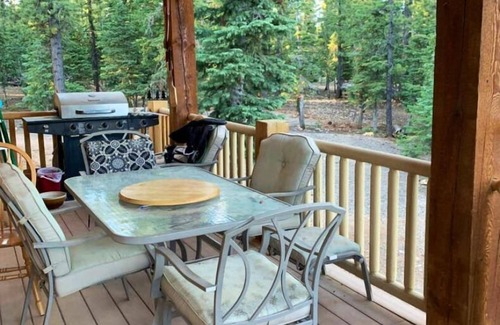 Meadow View Heights Cabin | Family & Pet friendly Chalet in Duck Creek Village, by BrianHead/Zion/Bryce Can