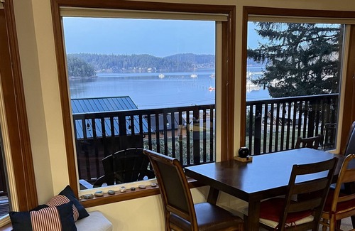 Oak Harbor House | Family & Pet Friendly - Ocean Views & Forest Backyard
